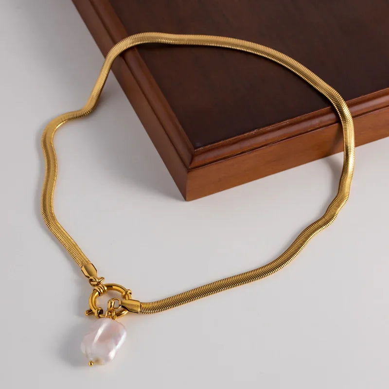 Freshwater Pearl Pendant Necklace