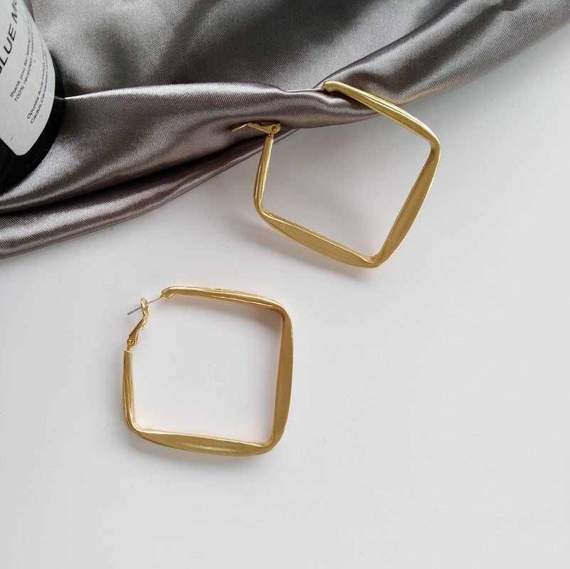 Matte Gold Hoop Round Earrings