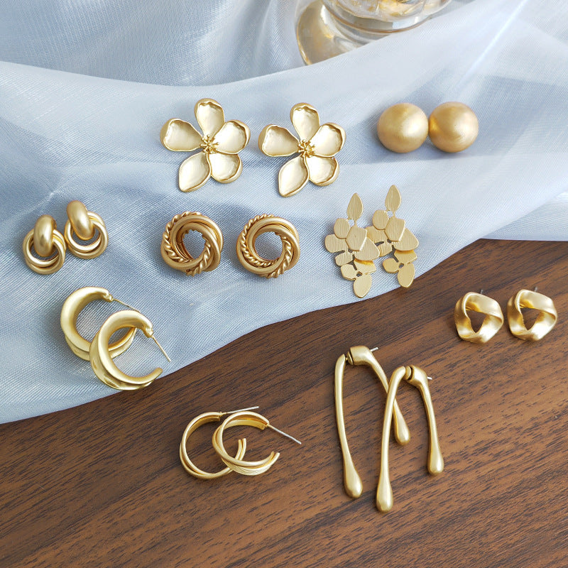 Matte Gold Hoop Round Earrings